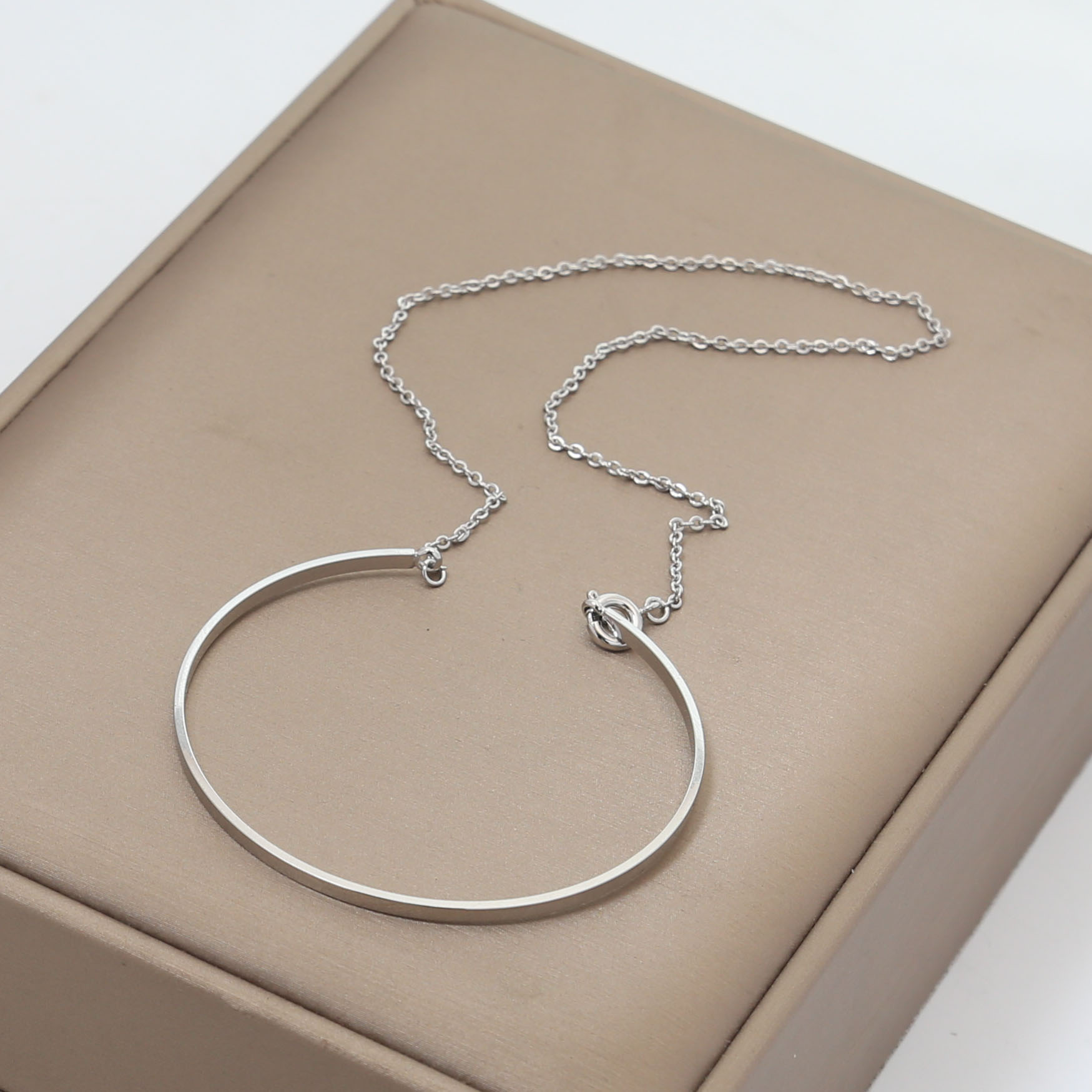 Handmade Round Copper Wristband With Glass Inlay, Water Plating 0.03µm-0.05µm Thickness, Designed For Women 2