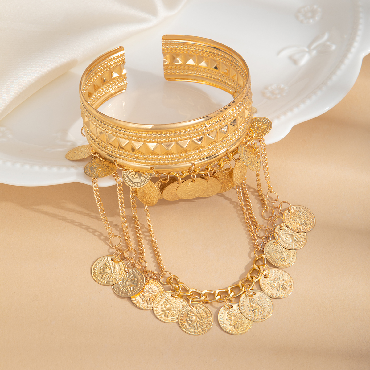 Handmade Round Iron Wristband With Copper Chain Material For Women 2