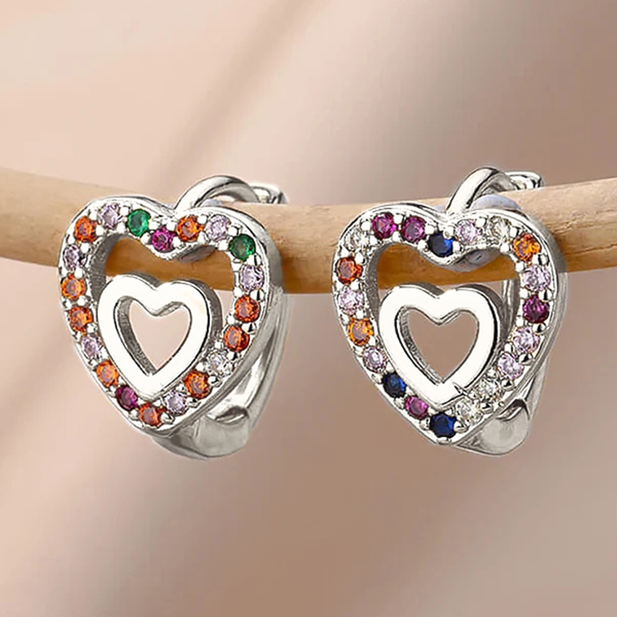 Heart Shape Earrings With Claw Setting, Copper Material Featuring KC Golden Water Plating And 0.03µm Thickness, Inlaid Zircon