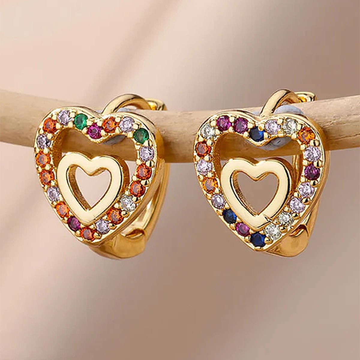 Heart Shape Earrings With Claw Setting, Copper Material Featuring KC Golden Water Plating And 0.03µm Thickness, Inlaid Zircon 2