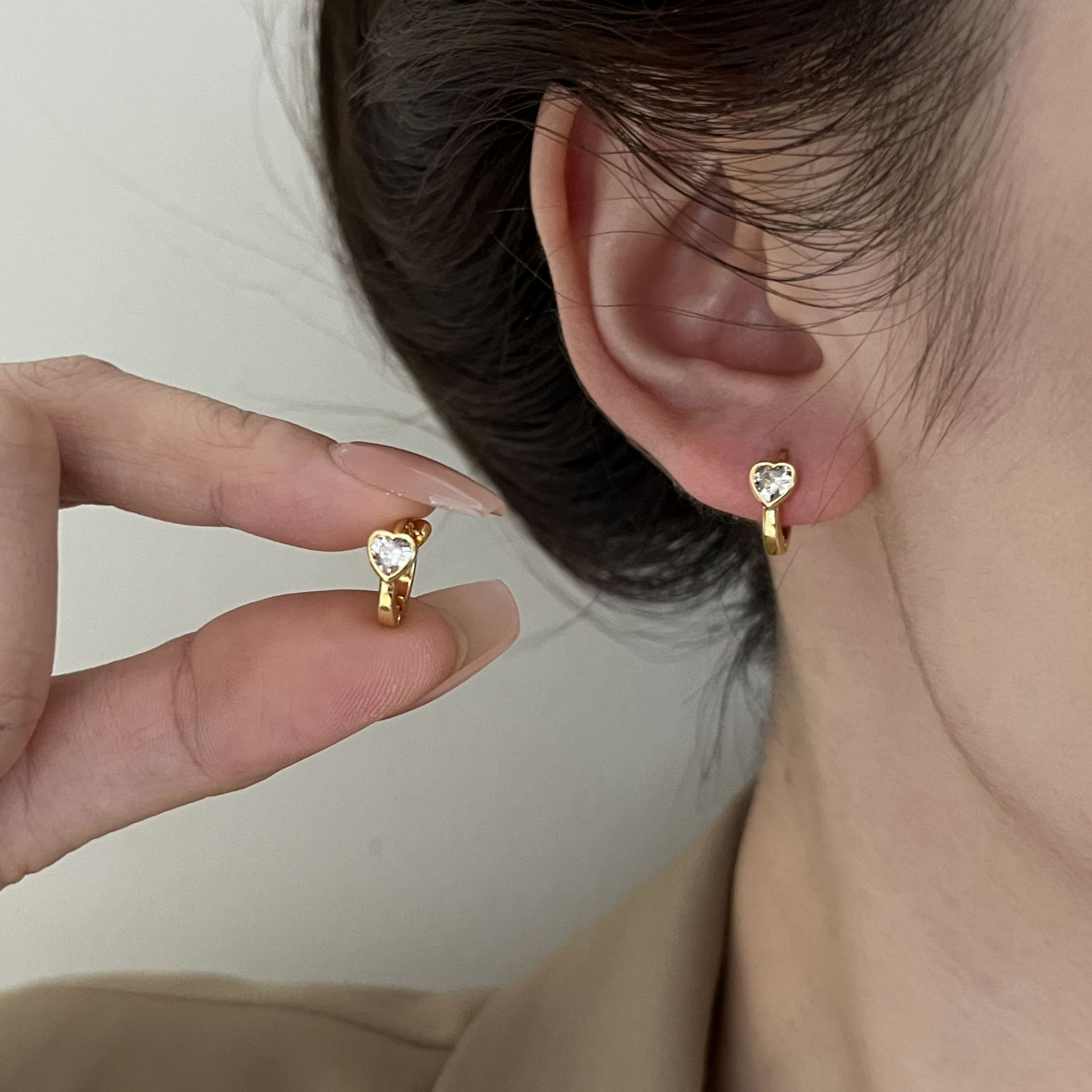 Heart Shape Earrings For Women In Golden Copper With Zircon Inlay, Featuring Electroplated Craftsmanship 2
