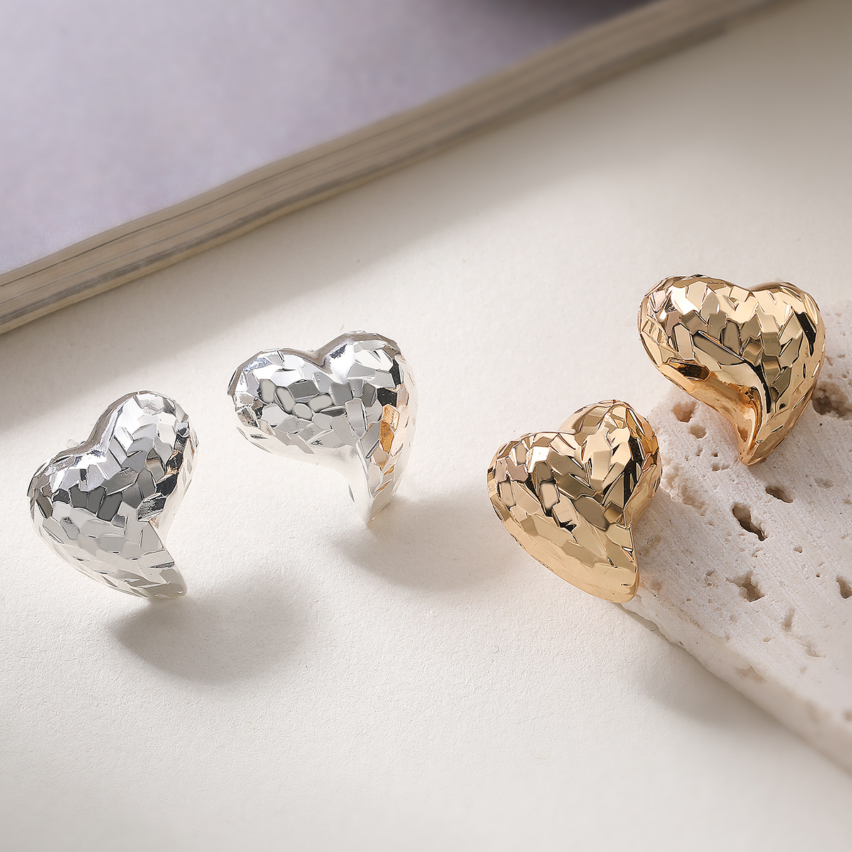 Heart Shape Electroplated Stud Earrings For Women With 0.03µm Water Plated 18K Real Gold On Copper