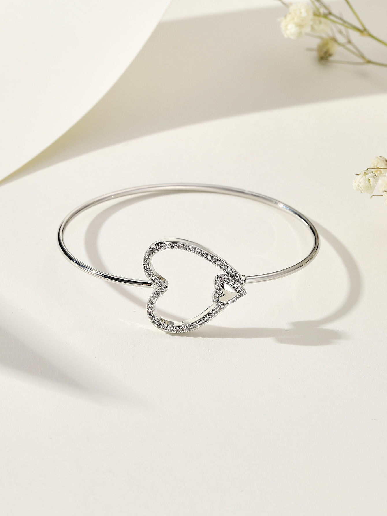 Heart Shape Inlay Bangle For Women In Copper With White K Water Plating And Zircon Inlay 3