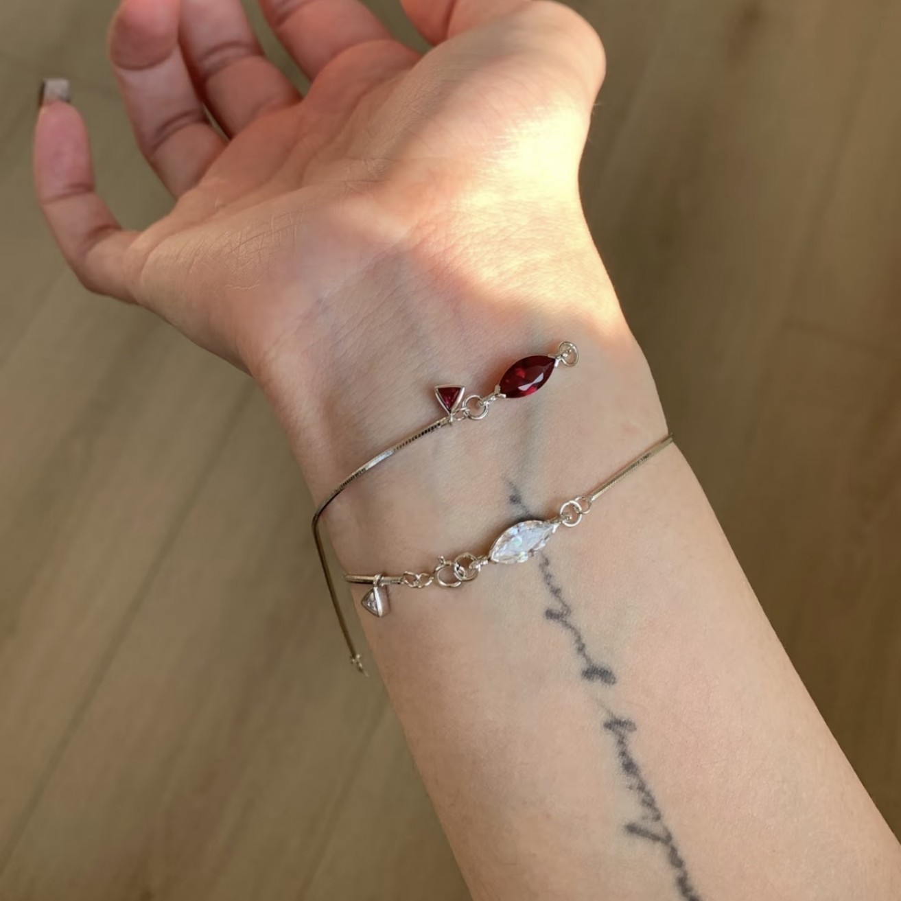 Horse Eye Bracelet For Women With Electroplated Copper And Snake Chain In Sweet Style