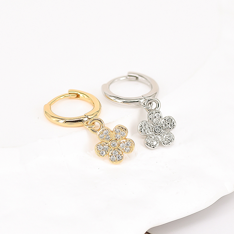 Hypoallergenic Flowers Earrings In Copper With 18K Real Gold PVD Coated Plating And Zircon Inlay, Featuring 0.03µm-0.05µm Thickness 4
