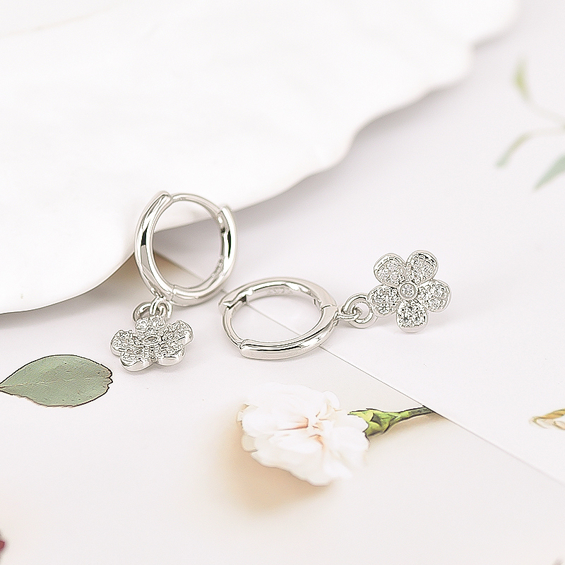 Hypoallergenic Flowers Earrings In Copper With 18K Real Gold PVD Coated Plating And Zircon Inlay, Featuring 0.03µm-0.05µm Thickness 5
