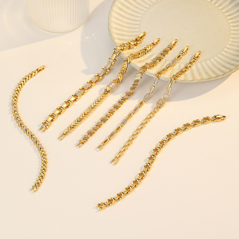 Irregular Copper Bracelet For Women With Real Gold Plating And Zircon Inlay 2