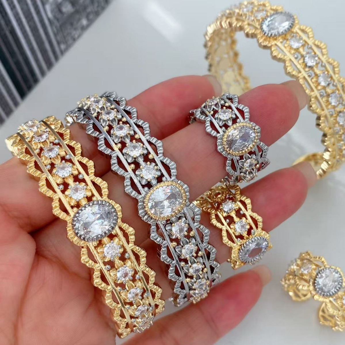 Lace Copper Bangle For Women Featuring Zircon Inlay, Available In Golden, 1 Set 3