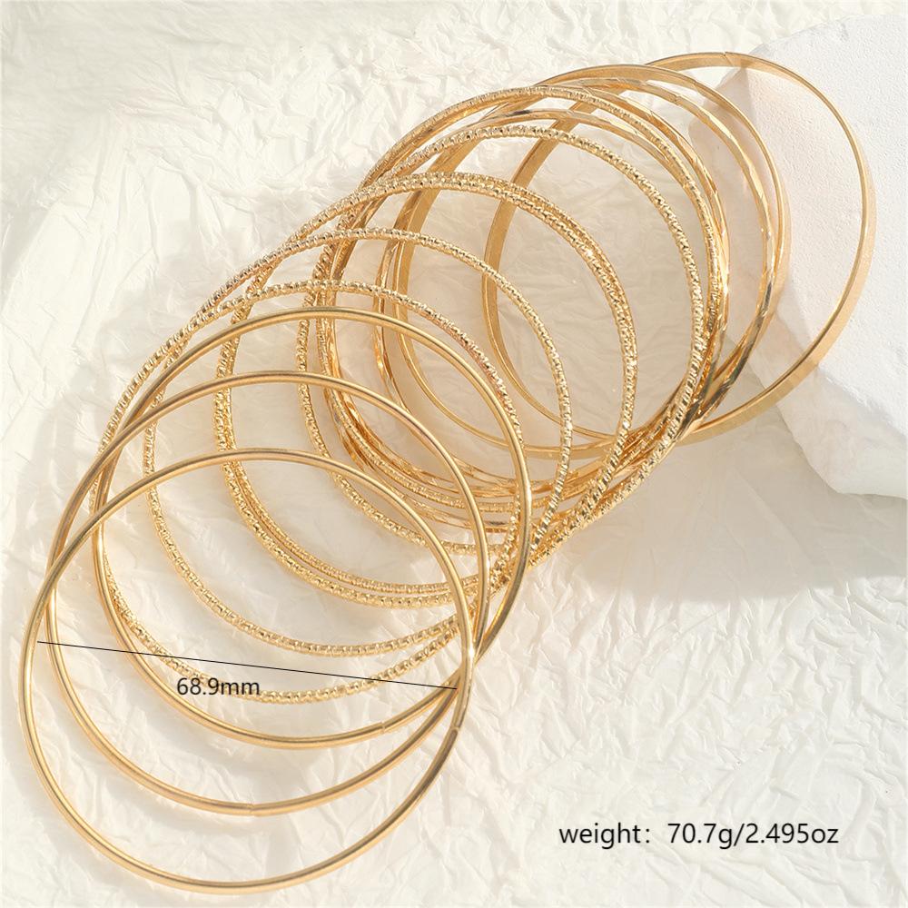 O-Shape Asymmetrical Metal Wristband With Golden Plated 0.03µm Thickness, Metal Pendant For Women 4