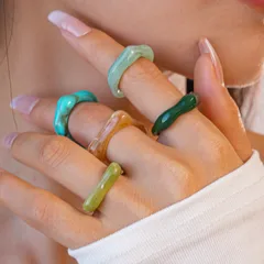 Acrylic Gradient Color Ring Set Square And Round Irregular Design Simple Personality High-End Feeling Hand Jewelry For Women 4