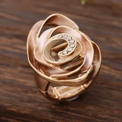 Adjustable Flowers Ring For Women In Colour Zinc Alloy With Rhinestones Inlay 3