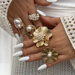 Baroque Style Flower Imitation Pearl Alloy Plating Women's Rings