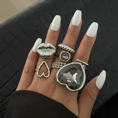Black Acrylic Diamond Heart Shaped Rings Set Fashionable Geometric Pattern Metal Thread Design Women's Stylish Simple Style