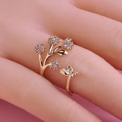 Butterfly Ring For Unisex Featuring Electroplated Gold Alloy With Rhinestones Inlay 2