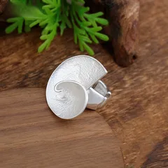 Conch Ring For Women In Simple Style With White Enamel Finish, Made Of Zinc Alloy 4