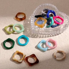 Elegant Acrylic Gradient Geometric Ring Irregular Shape Fashionable Women's Jewelry Hand Accessory Light Luxury Sensation 4
