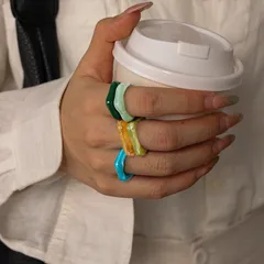 Elegant Acrylic Gradient Geometric Ring Irregular Shape Fashionable Women's Jewelry Hand Accessory Light Luxury Sensation 5