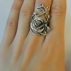 Elegant Alloy Women’s Ring For Flowers Featuring Delicate Floral Design, 1 Piece