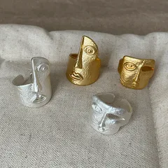Exaggerated Abstract Gold Metal Ring For Women Featuring Artistic Folds Design 4