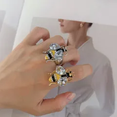 Exaggerated Gold Alloy Insect Ring For Women Featuring Three-Dimensional Craftsmanship And Zircon Inlay