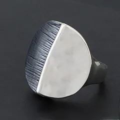Exaggerated Waves Ring For Women In Blue Zinc Alloy With Diamond Inlay, Featuring Electroplated Finish