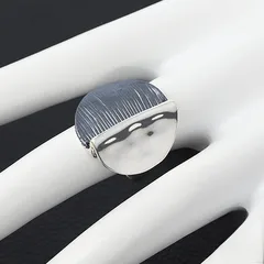 Exaggerated Waves Ring For Women In Blue Zinc Alloy With Diamond Inlay, Featuring Electroplated Finish 4