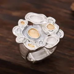Geometric Gold Zinc Alloy Ring For Women Featuring Enamel Craftsmanship 3