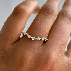 Geometric Golden Metal Ring For Women Featuring Electroplated Craftsmanship And Moissanite Inlay 4