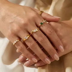 Geometric Electroplated 304 Stainless Steel Rings For Women With 18K Real Gold Plated Coating 0.03µm-0.05µm Featuring Pearl Inlay
