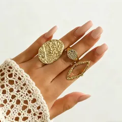 Gold Alloy Star Ring For Women With Three-dimensional Craftsmanship And Zircon Inlay 3