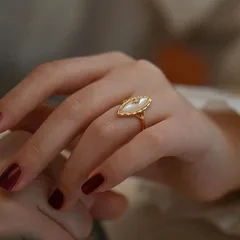 Luxurious Gold Butterfly Ring For Women With Electroplated Finish And Imitation Pearl Inlay 2