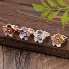 Gold Flowers Adjustable Ring For Women With Enamel Craft And Rhinestone Inlay, Made Of Zinc Alloy 2