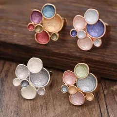 Gold Flowers Ring For Women In Zinc Alloy Featuring Enamel Craftsmanship