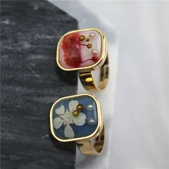 Gold Plated Resin Ring With Embedded Dried Flowers Stylish Exaggerated New   Rings For Women