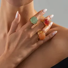 Sweet Gold Quadrilateral Ring For Women In Zinc Alloy With Resin Inlay Featuring Claw Setting 3