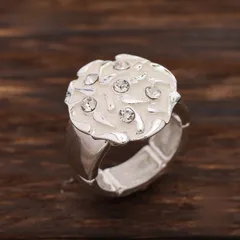 Gold Rose Ring For Women With Enamel Craftsmanship And Rhinestone Inlay, Made Of Durable Zinc Alloy 4