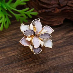 Gold Zinc Alloy Flowers Ring For Women With Enamel Craftsmanship 3
