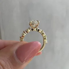Golden Metal Rings For Women Featuring Electroplated Craftsmanship With Zircon Inlay And Water Droplets Design 4