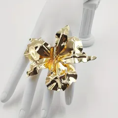 Golden Plated Iron Open Ring For Women Featuring Three-Dimensional Flowers With 0.01µm Plating Thickness 2
