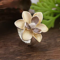 Handmade Flowers Ring For Women In Colour Zinc Alloy Featuring Elegant Design