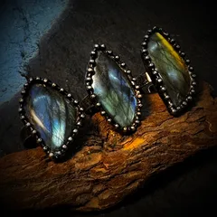 Handmade Women’s Ring Featuring Irregular Natural Stone With Water Plating Bronze Plating Finish