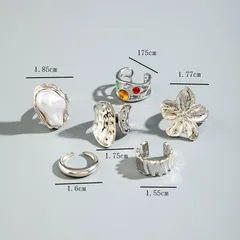 Cute Heart Shape Ring For Women In Gold Alloy With Three-dimensional Craft And Zircon Inlay 4