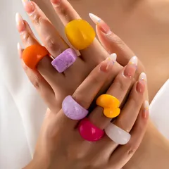 Sweet 7 Pieces Irregular Acrylic Rings For Women Featuring Three-Dimensional Craftsmanship