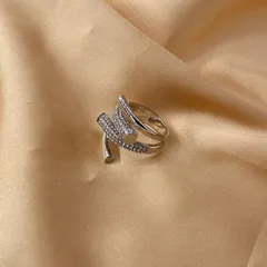 Retro Geometric Silver Alloy Ring For Women With Electroplated Finish And Artificial Gemstones Inlay 3