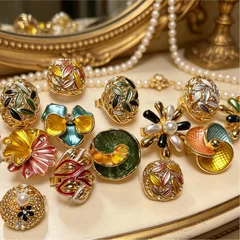 Leaves Pattern Women Rings For Elegant Style, Zinc Alloy With KC Golden Plated Coating 0.03µm Featuring Rhinestones Inlay