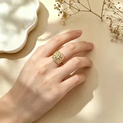 Lucky Heart Open Ring For Women In Retro Style, Gold Copper With PVD Coated Finish And Rhinestones Inlay 2