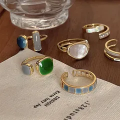 Geometric Metal Ring For Women Featuring Splicing Design With May Birthstone Emerald Accent