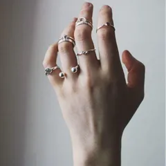 Unisex Simple Style U Shape Ring In Gold Metal Featuring Inlaid Gold Design 3