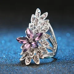 Fashion Bright Color Women's Ring Elegant Design High-end Store Source Handmade Alloy Crown Pattern Jewelry Accessory Rhinestone Glass 4