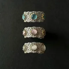 Retro Daisy Ring For Women In Natural Pink Alloy With Brushed Finish